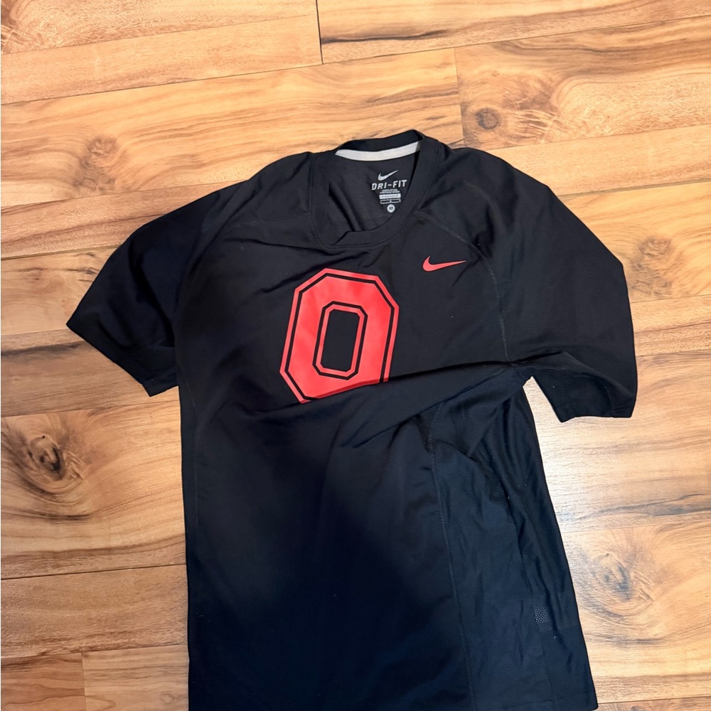 Ohio State size medium men’s shirt